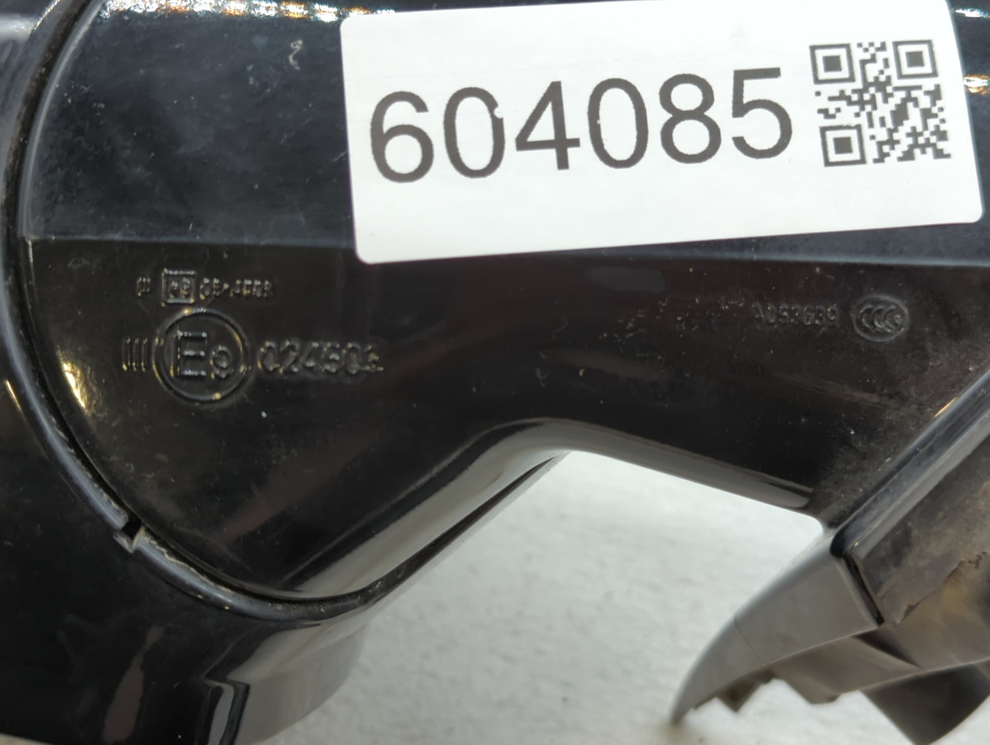 2010-2010 Cadillac Srx Passenger Right Side View Manual Door Mirror Black - Oemusedautoparts1.com