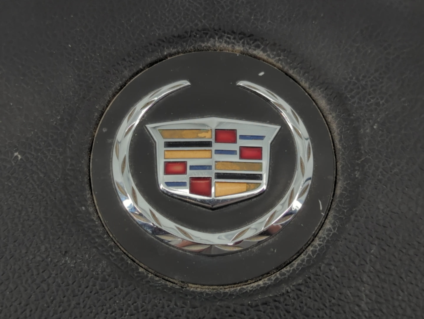 2010 Cadillac Srx Air Bag Driver Left Steering Wheel Mounted P/N:34063618A Fits OEM Used Auto Parts - Oemusedautoparts1.com