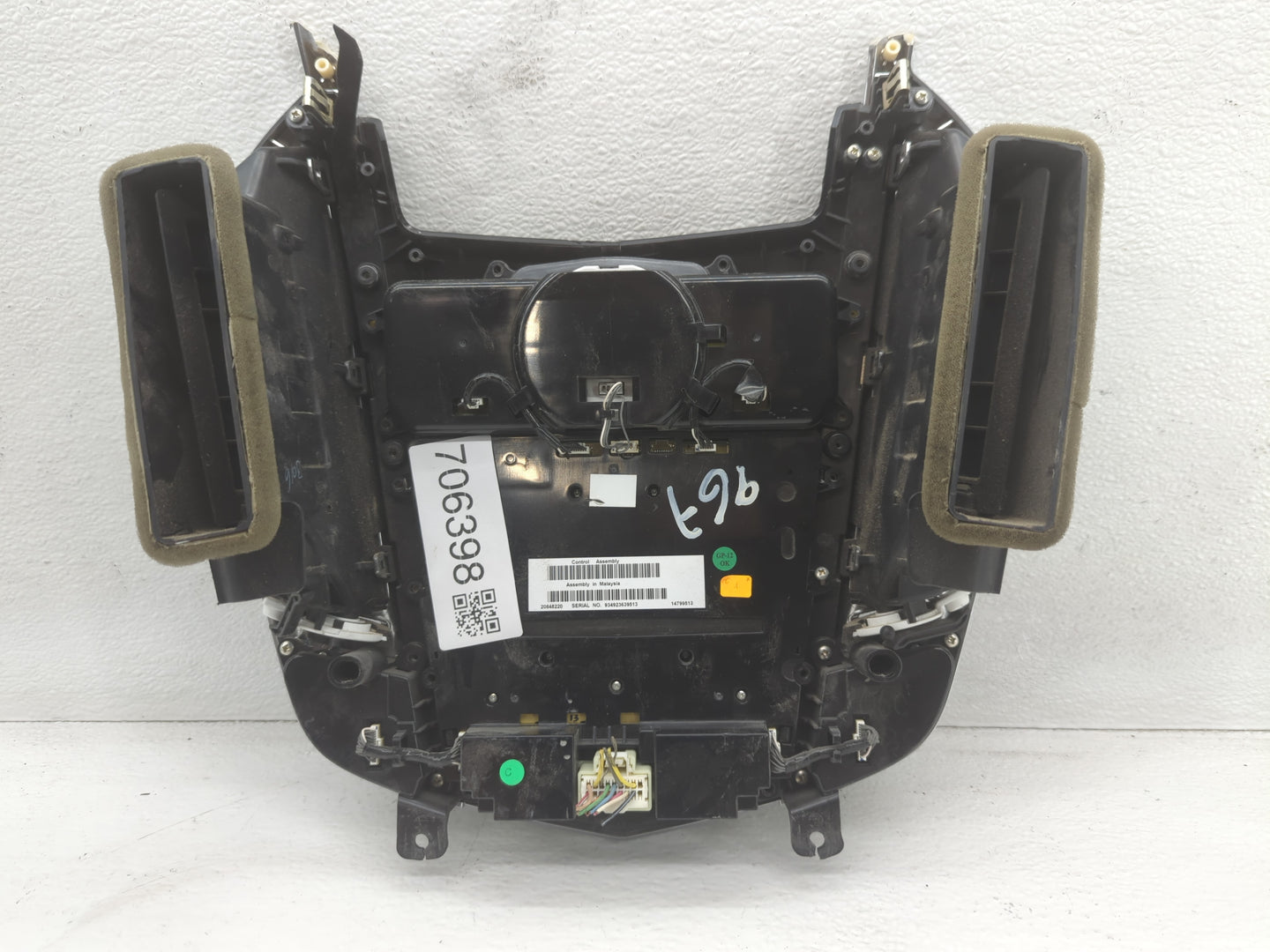 2010-2010 Cadillac Srx Radio Control Panel 706398 - Oemusedautoparts1.com