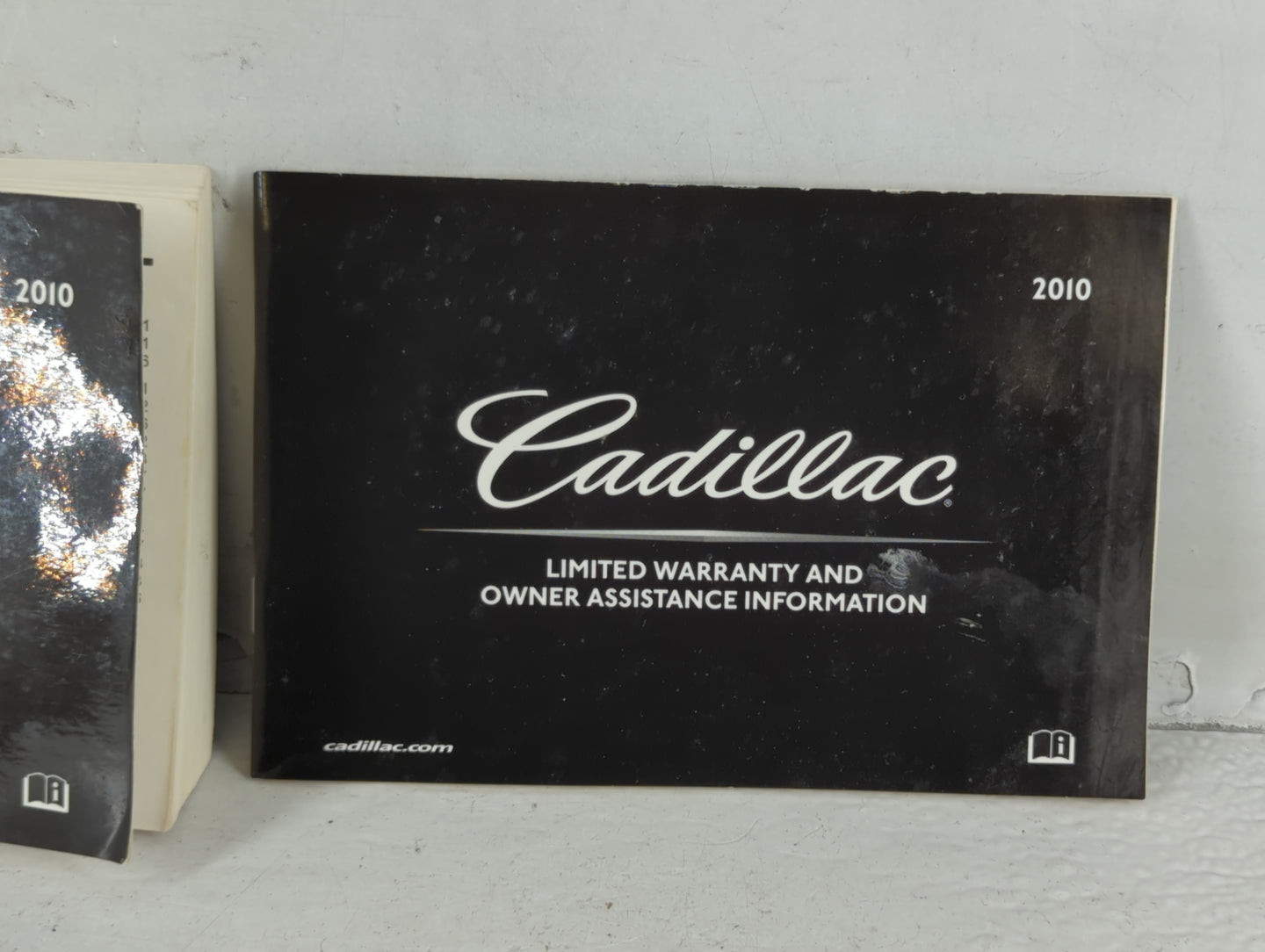 2010 Cadillac Srx Owners Manual Book Guide P/N:25823383 A OEM Used Auto Parts - Oemusedautoparts1.com
