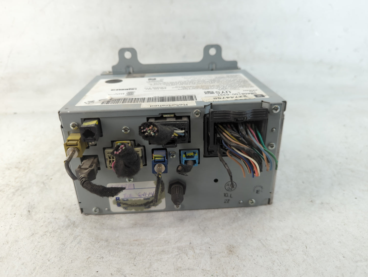 2010 Cadillac Srx Radio AM FM Cd Player Receiver Replacement P/N:DW463100-6331 22744758 Fits OEM Used Auto Parts - Oemusedau