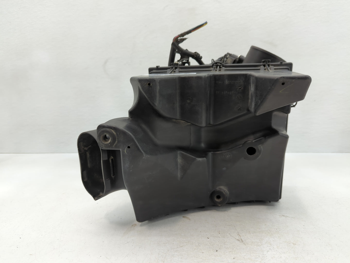 2010-2010 Cadillac Srx Air Cleaner Intake-duct Hose Tube - Oemusedautoparts1.com
