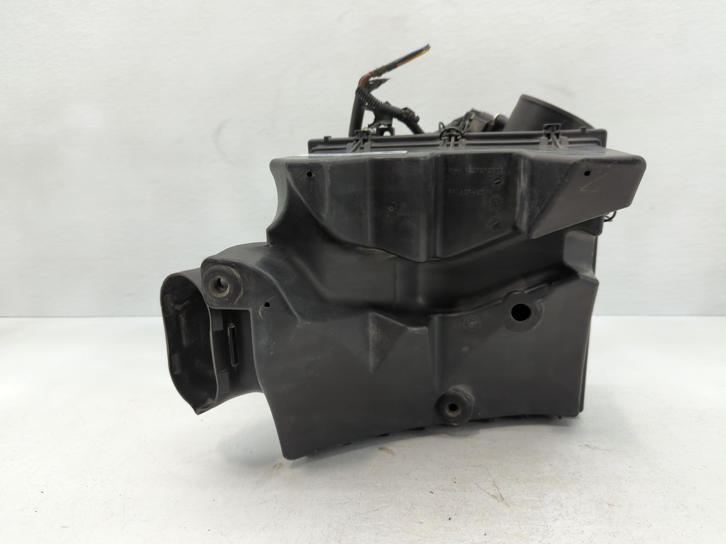2010-2010 Cadillac Srx Air Cleaner Intake-duct Hose Tube - Oemusedautoparts1.com
