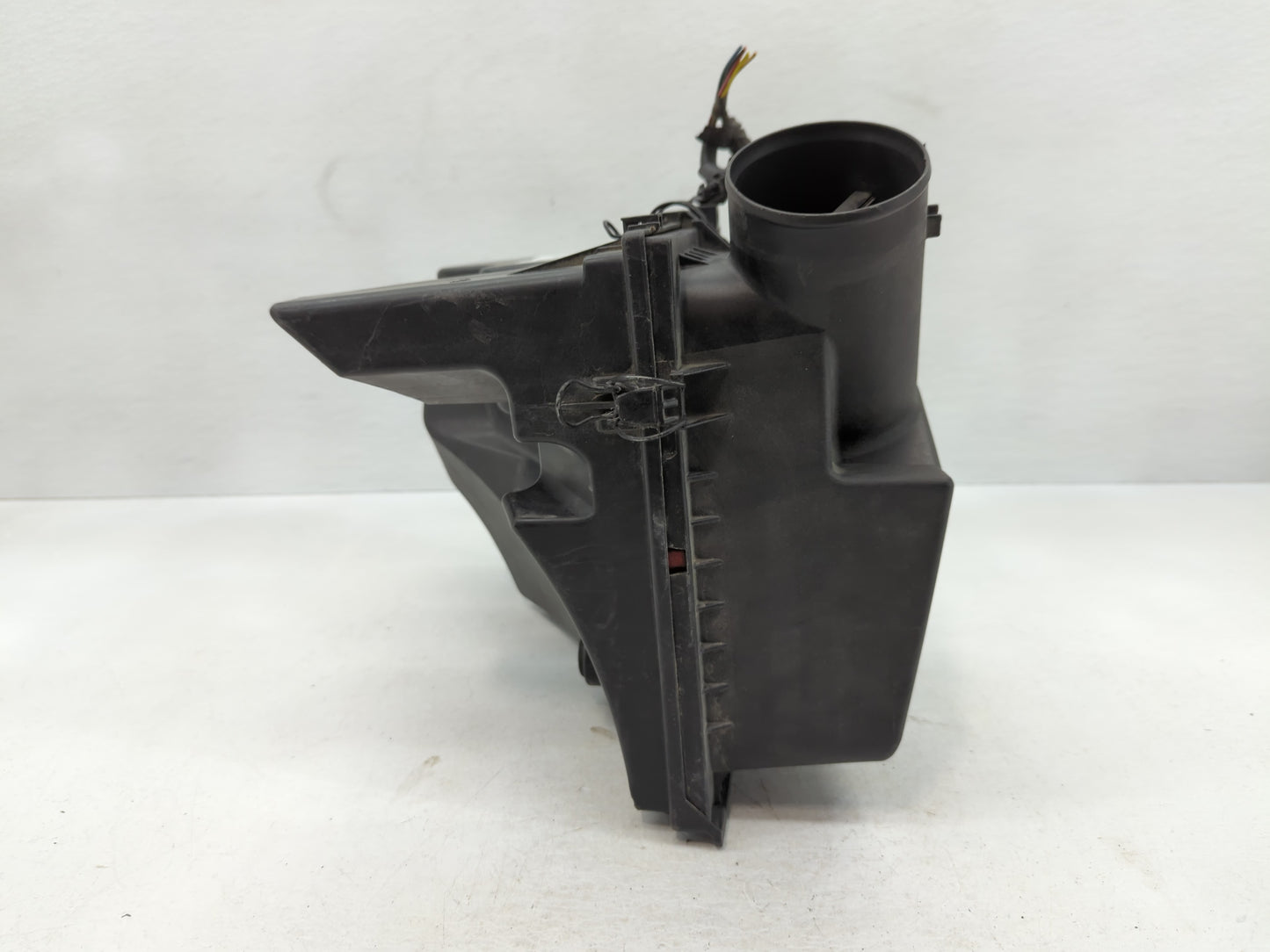 2010-2010 Cadillac Srx Air Cleaner Intake-duct Hose Tube - Oemusedautoparts1.com