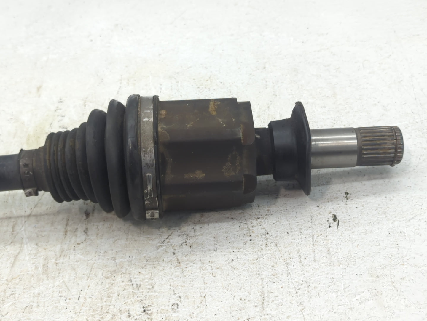 2010-2011 Cadillac Srx Axle Shaft Front Passenger Cv C/v - Oemusedautoparts1.com