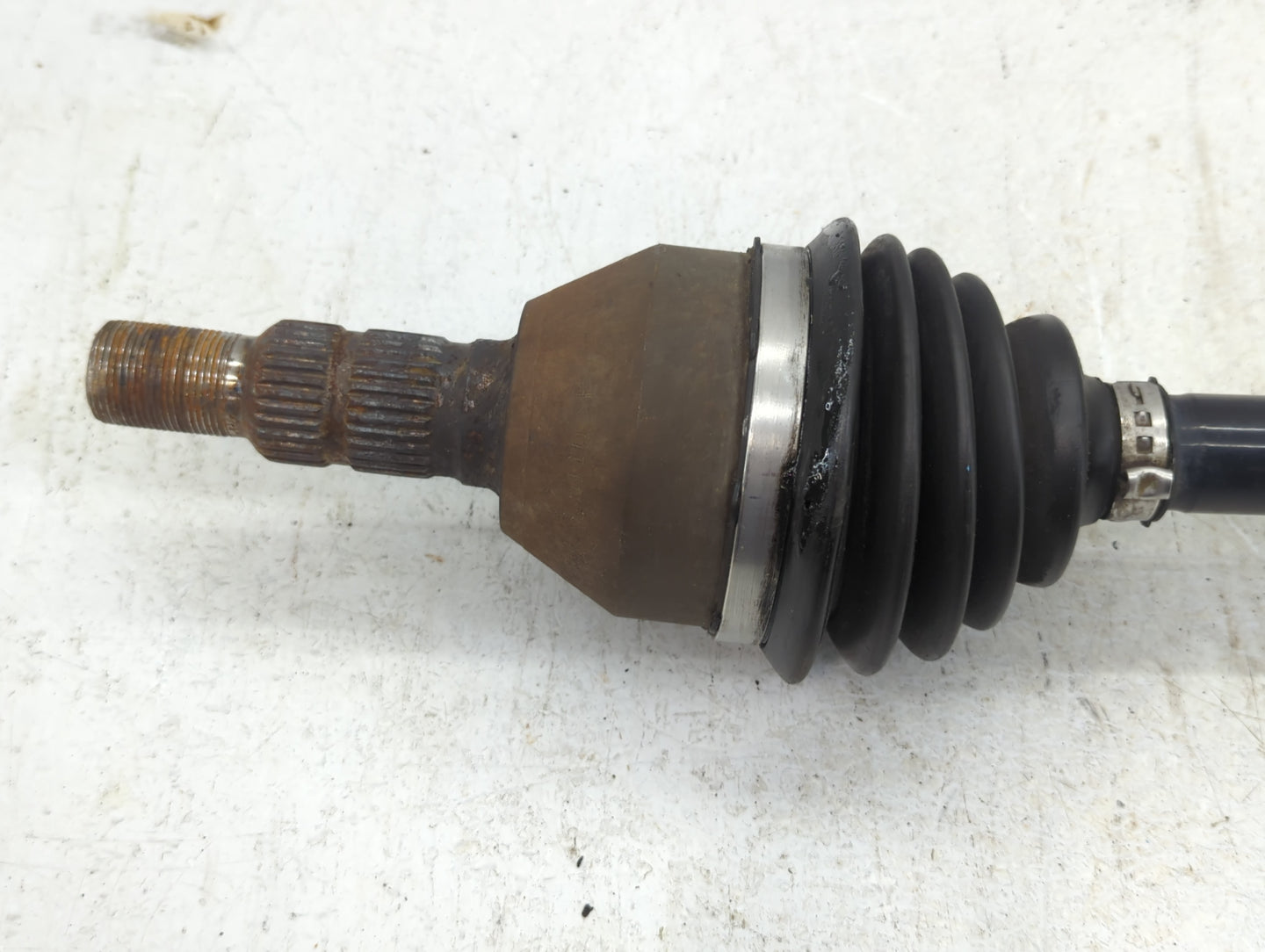 2010-2011 Cadillac Srx Axle Shaft Front Driver Cv C/v - Oemusedautoparts1.com