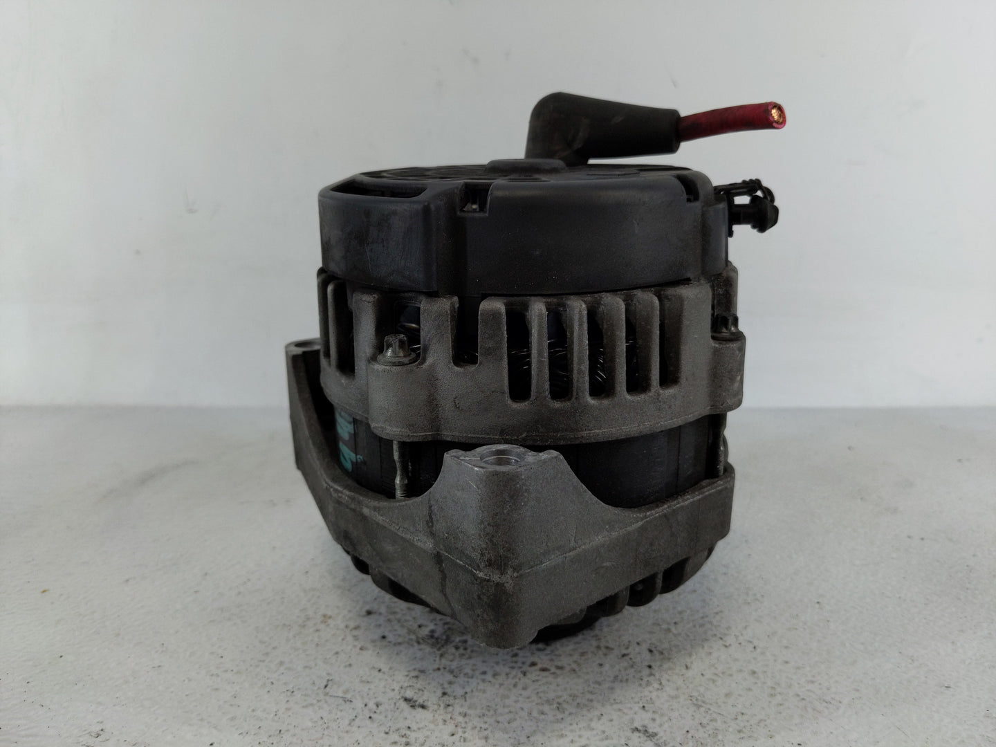 2010 Chevrolet Avalanche 1500 Alternator Replacement Generator Charging Assembly Engine OEM Fits OEM Used Auto Parts - Oemus