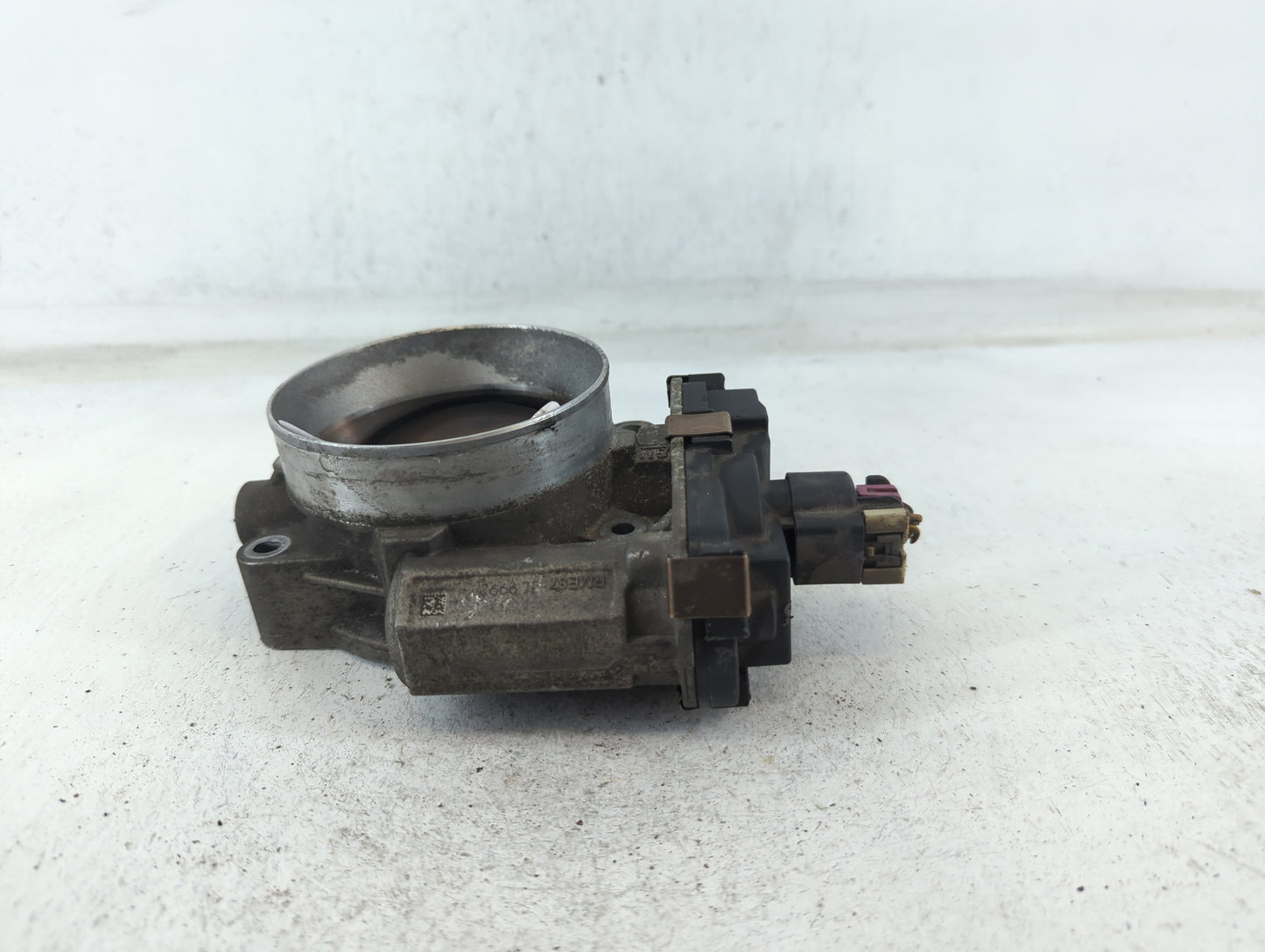 2010 Chevrolet Avalanche 1500 Throttle Body P/N:RMW87-3C9992 Fits Fits 2009 2011 2012 2013 2014 2015 OEM Used Auto Parts - O