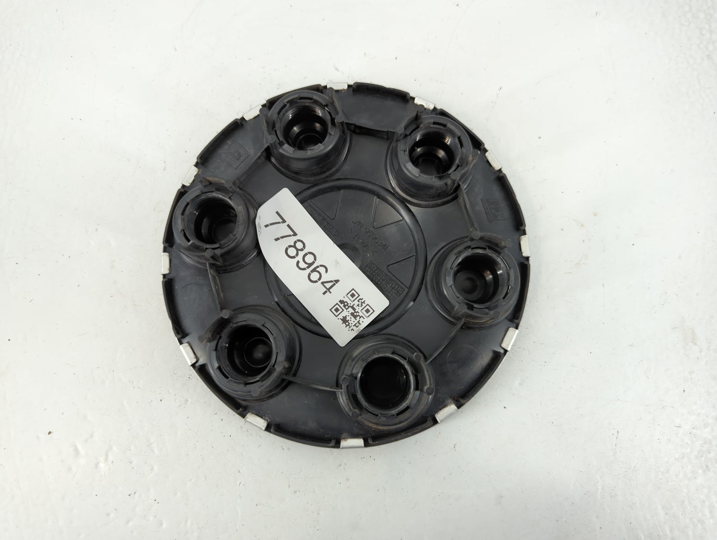 2010 Chevrolet Avalanche 1500 Rim Wheel Center Cap - Oemusedautoparts1.com