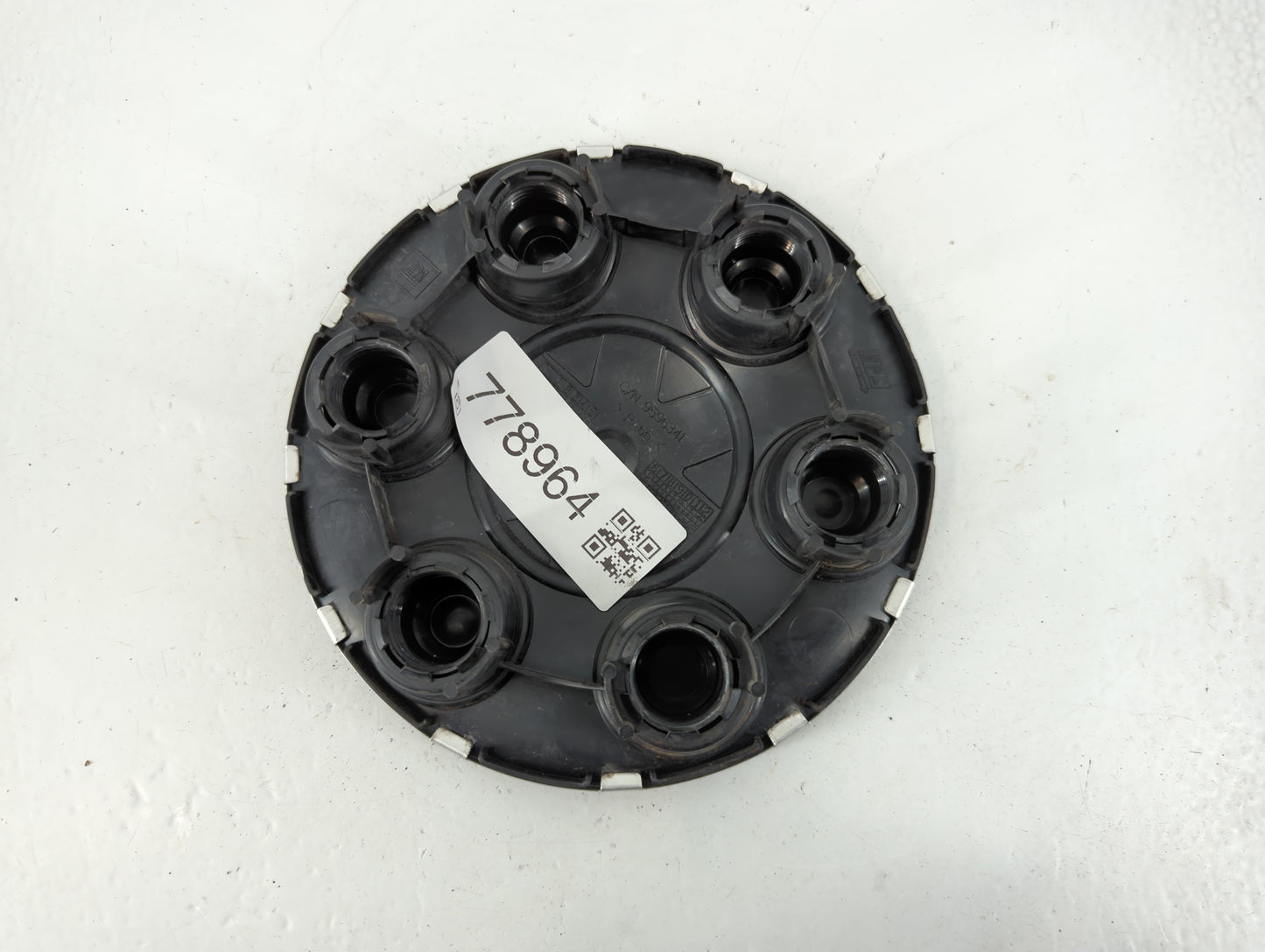 2010 Chevrolet Avalanche 1500 Rim Wheel Center Cap - Oemusedautoparts1.com