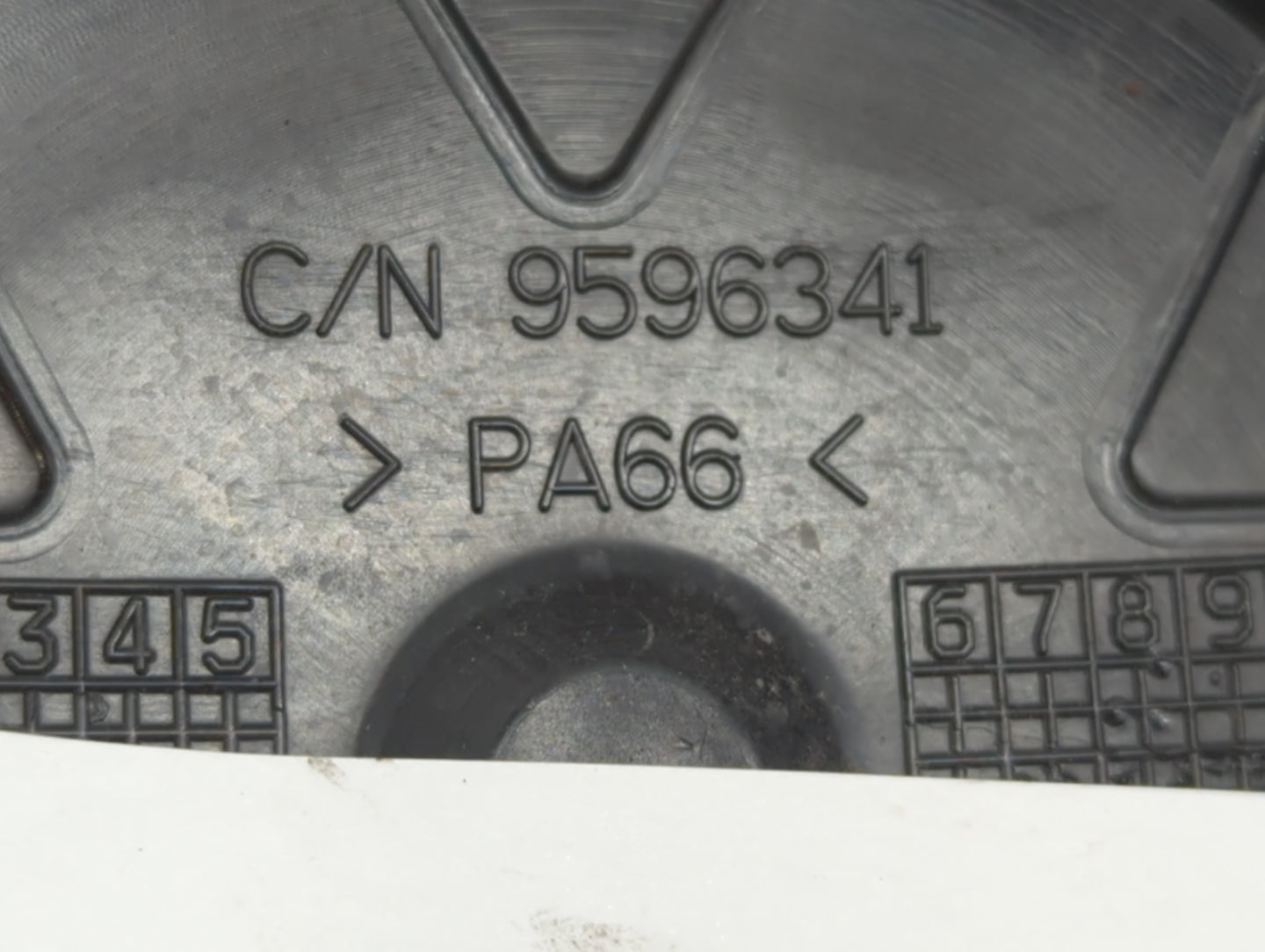 2010 Chevrolet Avalanche 1500 Rim Wheel Center Cap - Oemusedautoparts1.com