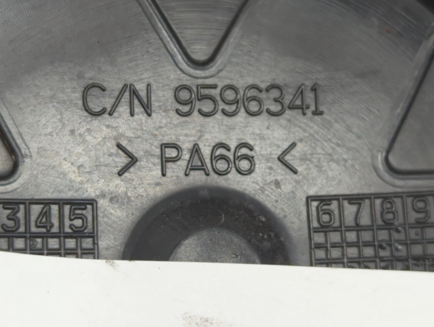 2010 Chevrolet Avalanche 1500 Rim Wheel Center Cap - Oemusedautoparts1.com