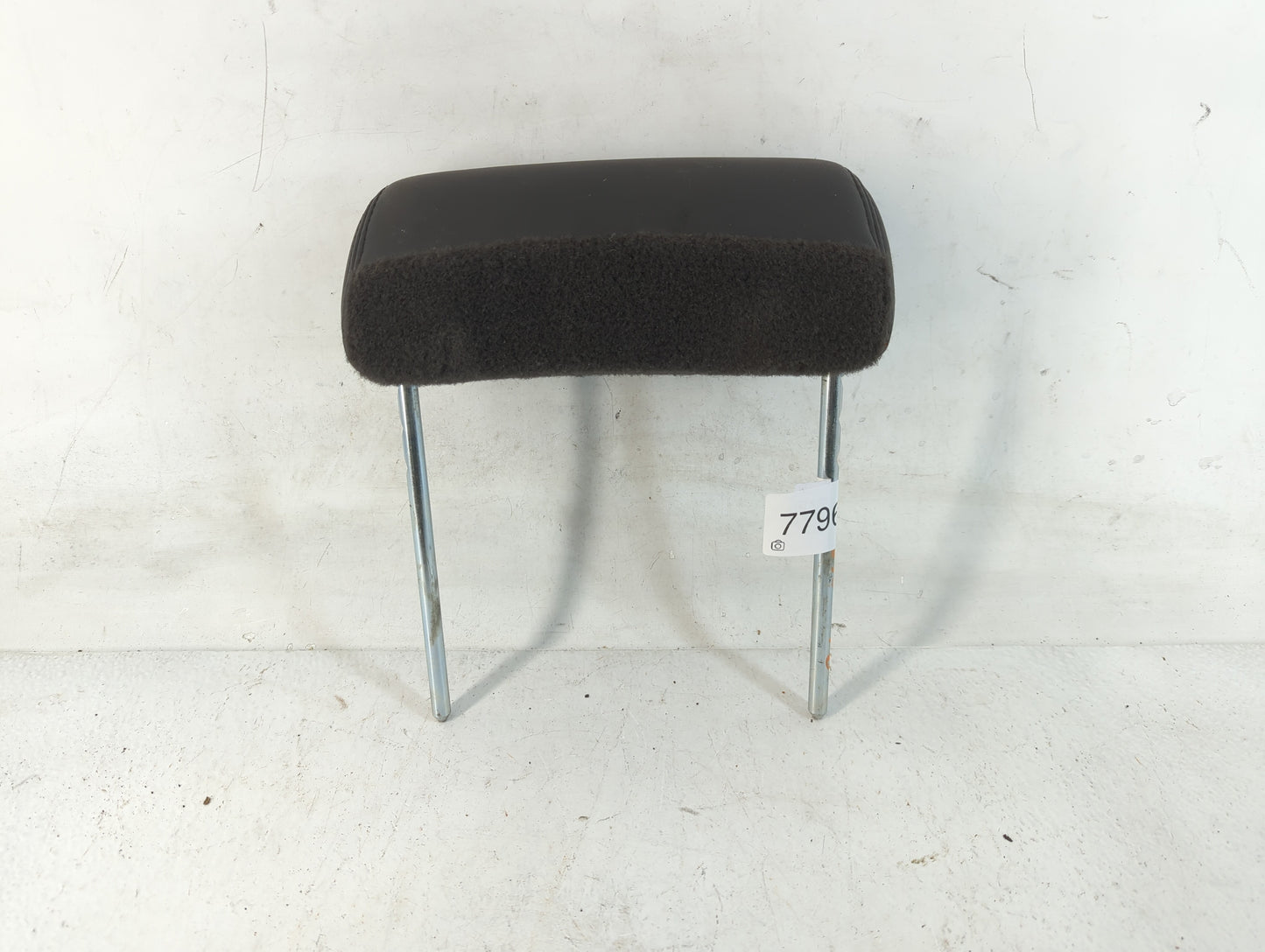 2010 Chevrolet Avalanche 1500 Headrest Head Rest Front Driver Passenger Seat Fits Fits 2011 OEM Used Auto Parts - Oemusedaut