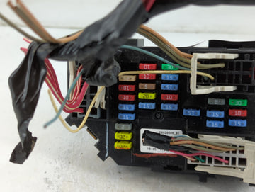 2010 Chevrolet Avalanche 1500 Fusebox Fuse Box Panel Relay Module P/N:PP-PD25 Fits Fits 2011 2012 2013 2014 OEM Used Auto Parts