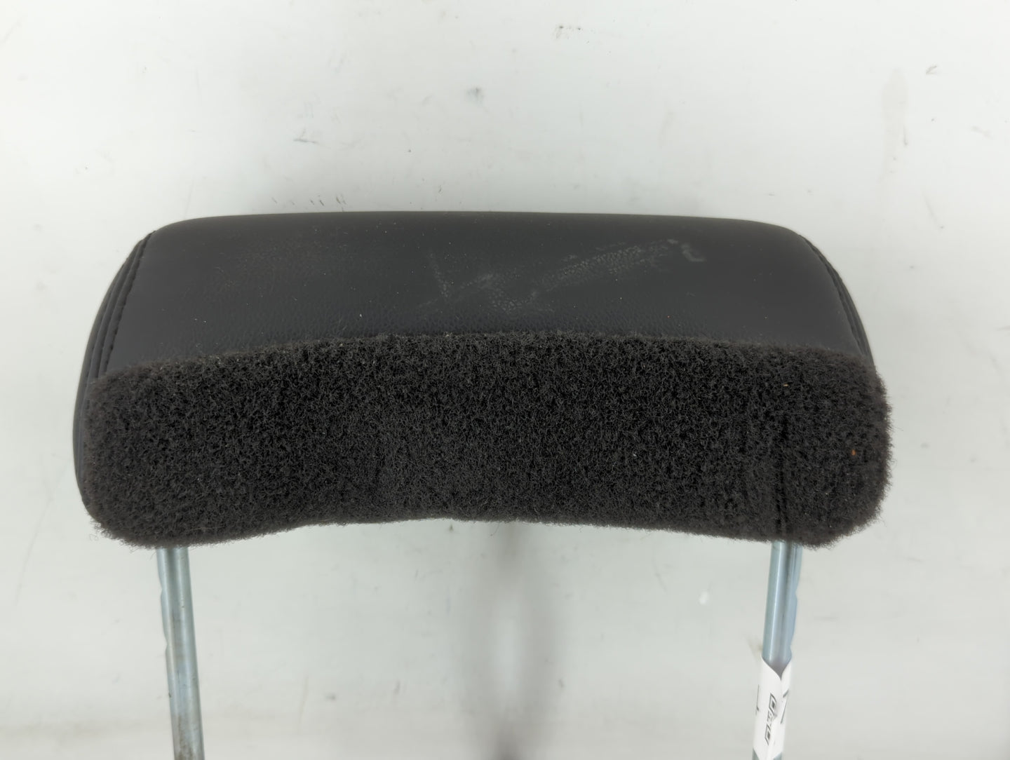 2010 Chevrolet Avalanche 1500 Headrest Head Rest Front Driver Passenger Seat Fits Fits 2011 OEM Used Auto Parts - Oemusedaut