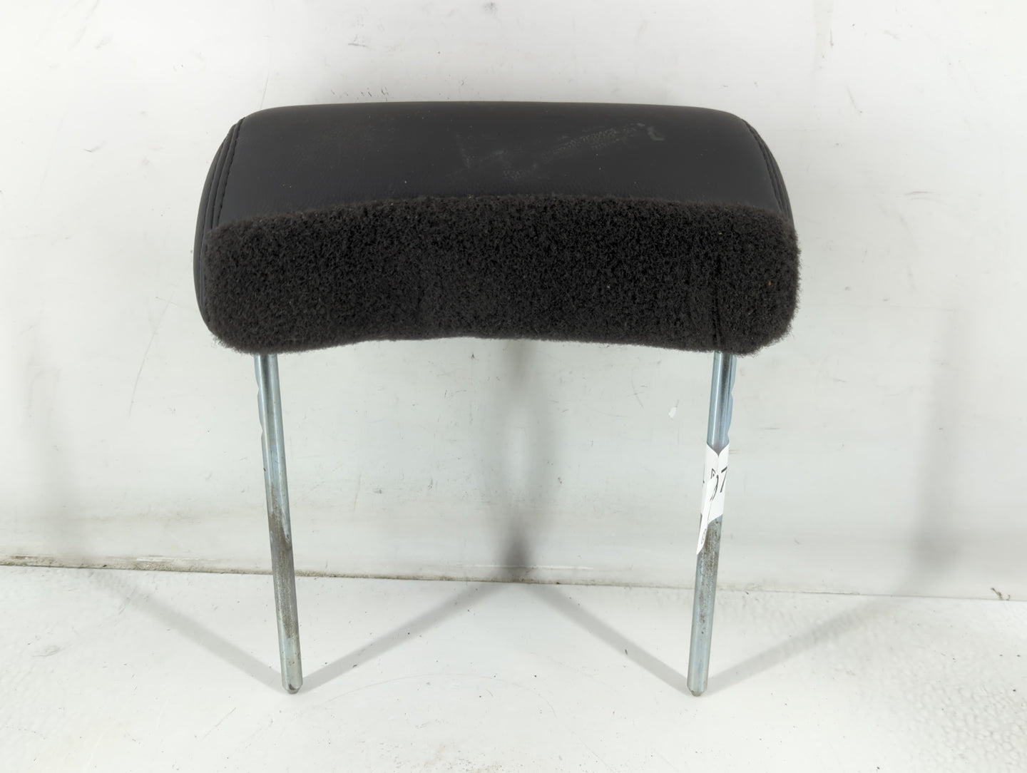 2010 Chevrolet Avalanche 1500 Headrest Head Rest Front Driver Passenger Seat Fits Fits 2011 OEM Used Auto Parts - Oemusedaut