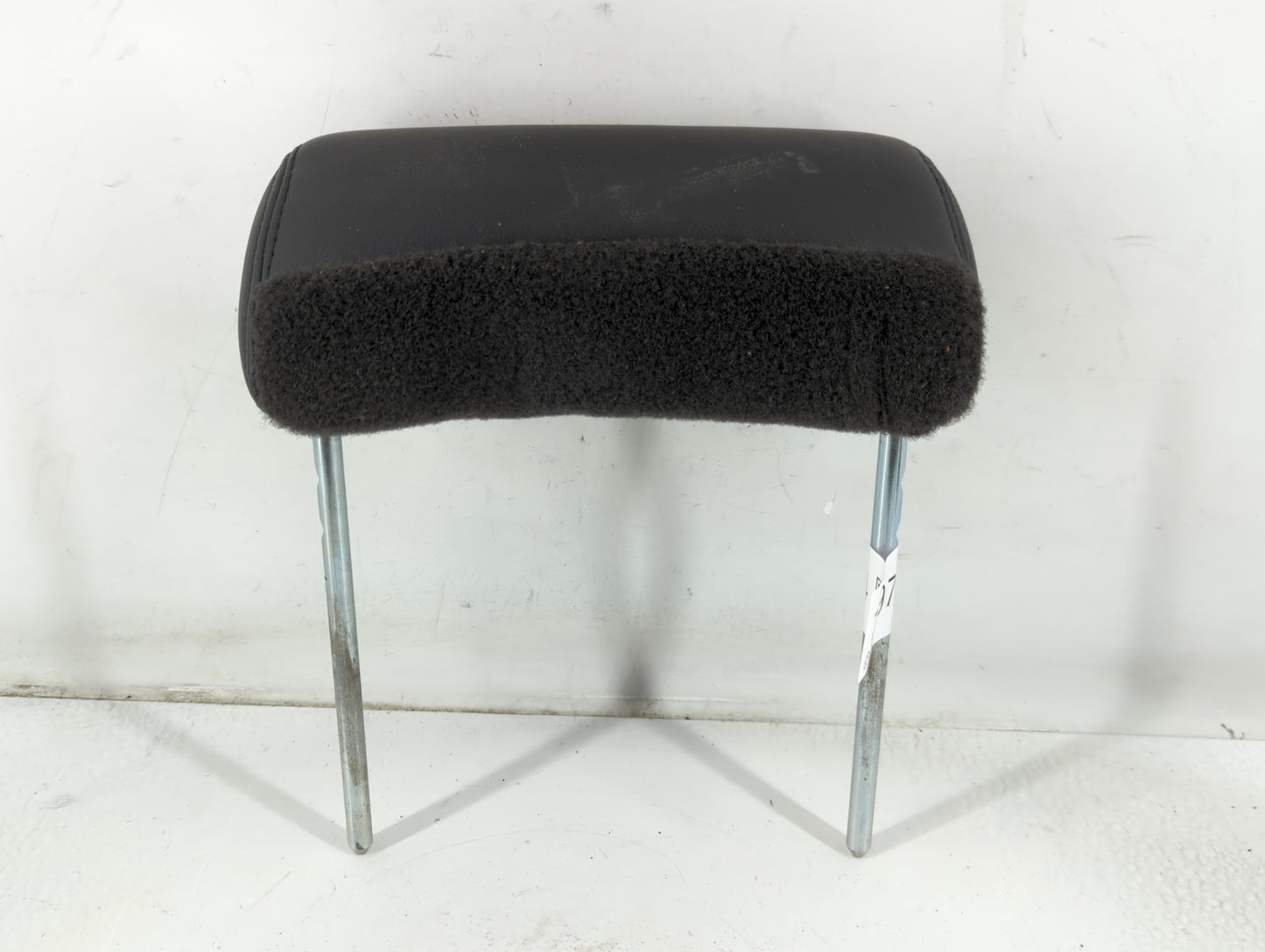 2010 Chevrolet Avalanche 1500 Headrest Head Rest Front Driver Passenger Seat Fits Fits 2011 OEM Used Auto Parts - Oemusedaut