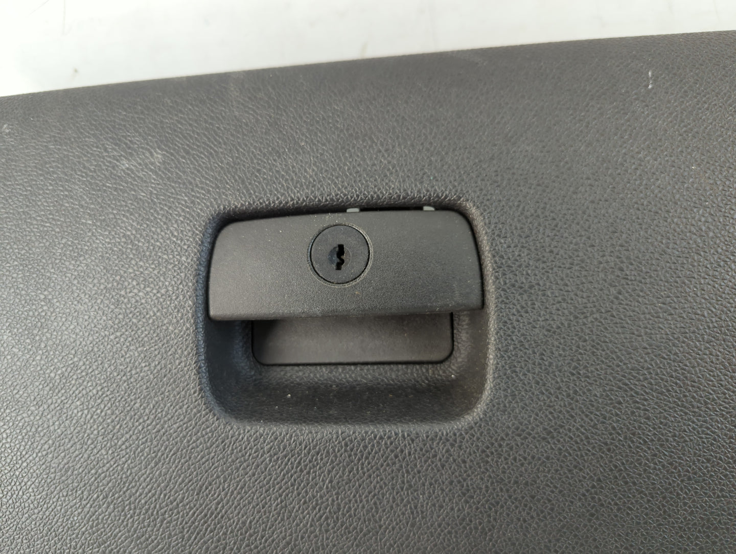 2010 Avalanche 1500 Passenger Glove Box Door Storage Compartment - Oemusedautoparts1.com