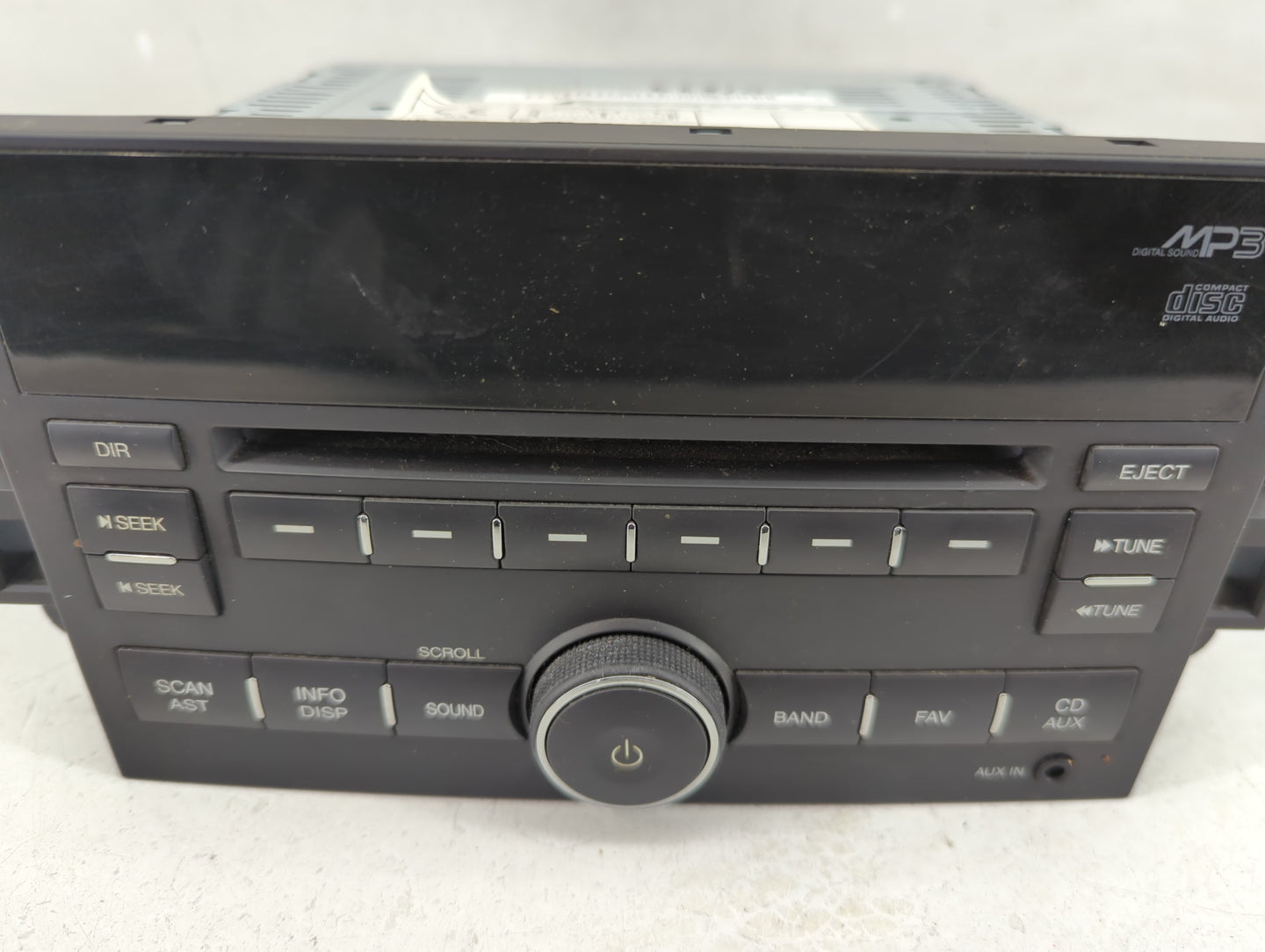 2009-2010 Chevrolet Aveo Radio AM FM Cd Player Receiver Replacement P/N:AGC-7110TA-EZ Fits Fits 2009 2010 OEM Used Auto Part