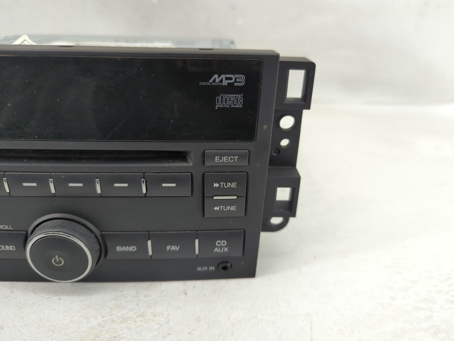 2009-2010 Chevrolet Aveo Radio AM FM Cd Player Receiver Replacement P/N:AGC-7110TA-EZ Fits Fits 2009 2010 OEM Used Auto Part