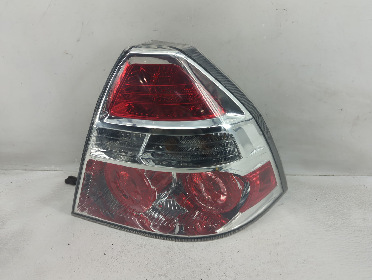 2009-2011 Chevrolet Aveo Tail Light Assembly Passenger Right OEM Fits Fits 2009 2010 2011 OEM Used Auto Parts - Oemusedautop