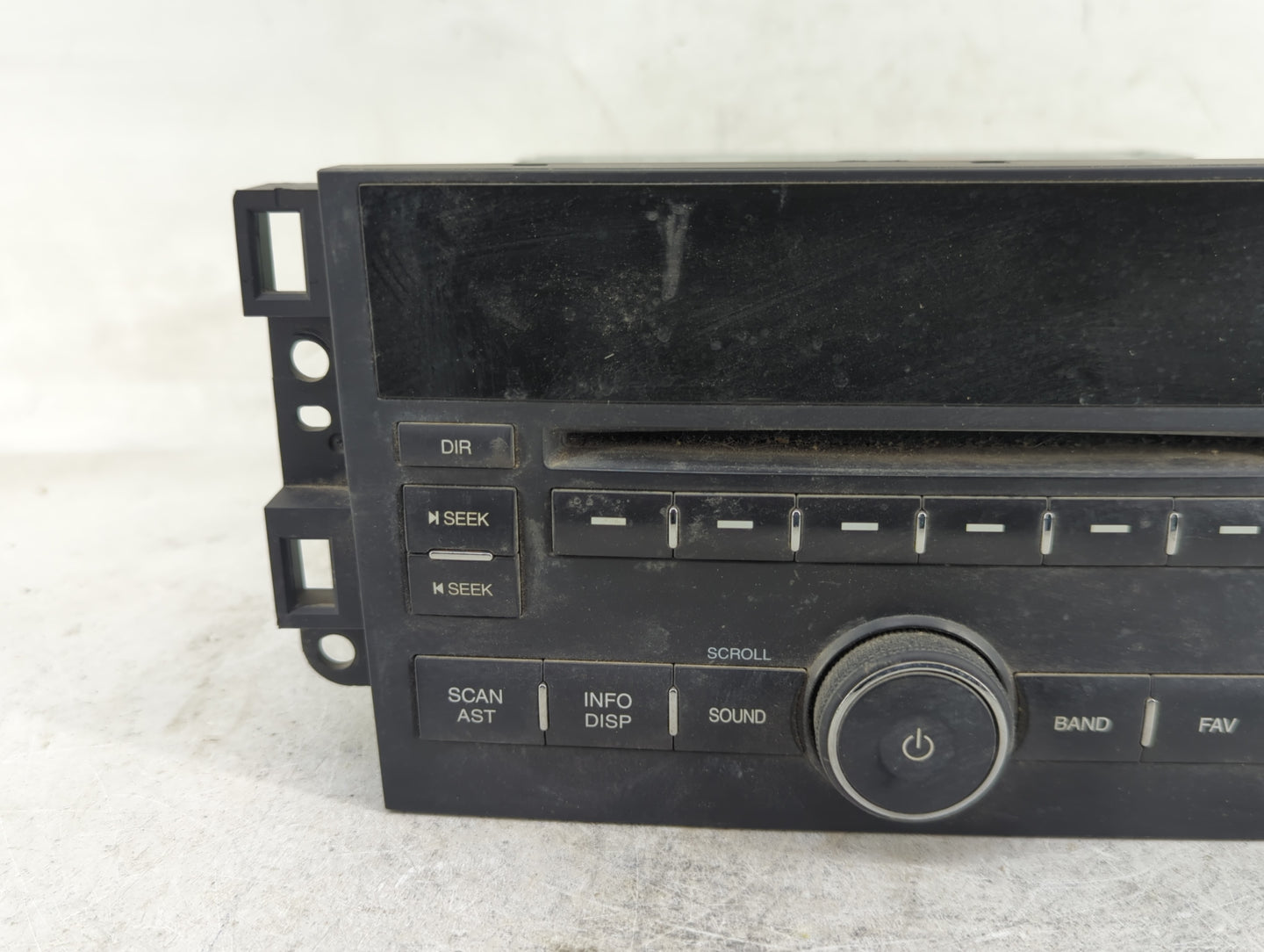 2010-2011 Chevrolet Aveo Radio AM FM Cd Player Receiver Replacement P/N:95981815 Fits Fits 2010 2011 OEM Used Auto Parts - O