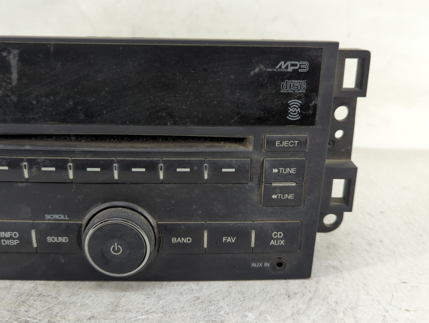 2010-2011 Chevrolet Aveo Radio AM FM Cd Player Receiver Replacement P/N:95981815 Fits Fits 2010 2011 OEM Used Auto Parts - O