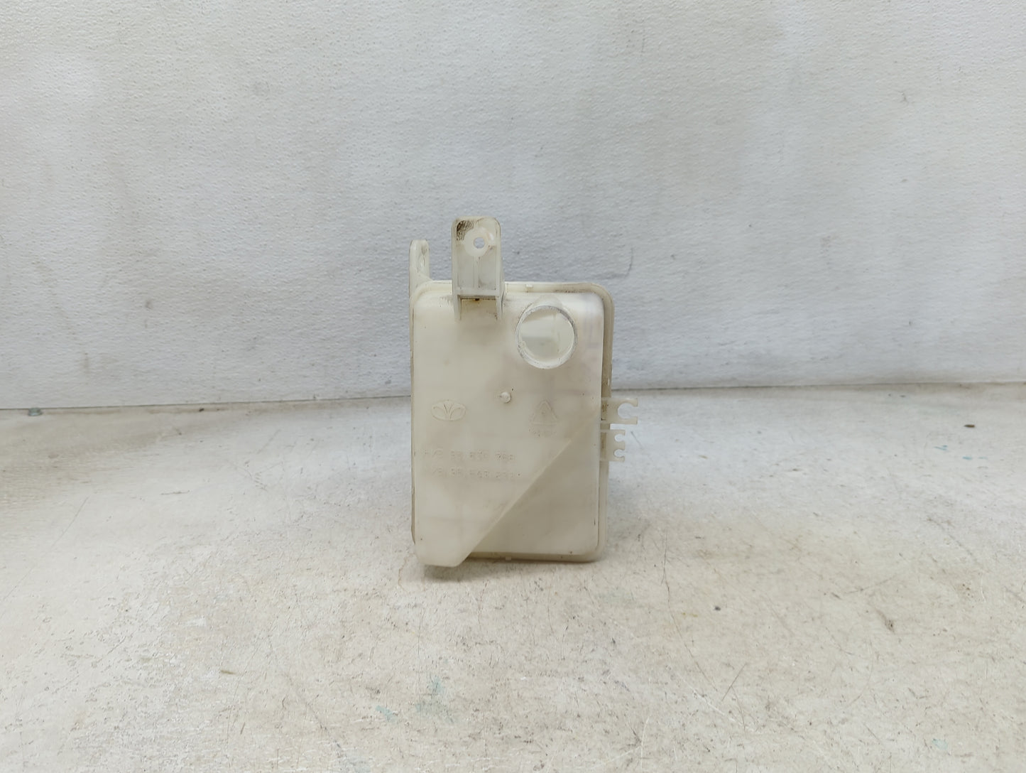 2009-2011 Chevrolet Aveo Windshield Washer Fluid Reservoir Bottle Oem 1474082 - Oemusedautoparts1.com
