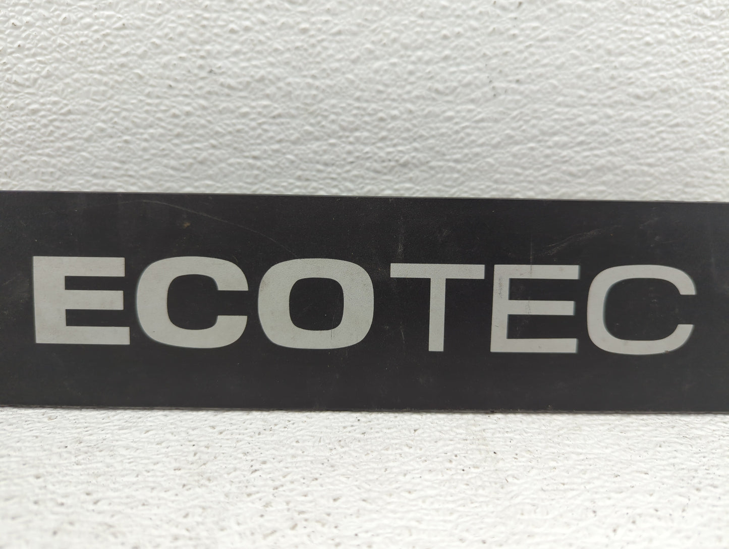 2010 Chevrolet Aveo Engine Cover - Oemusedautoparts1.com