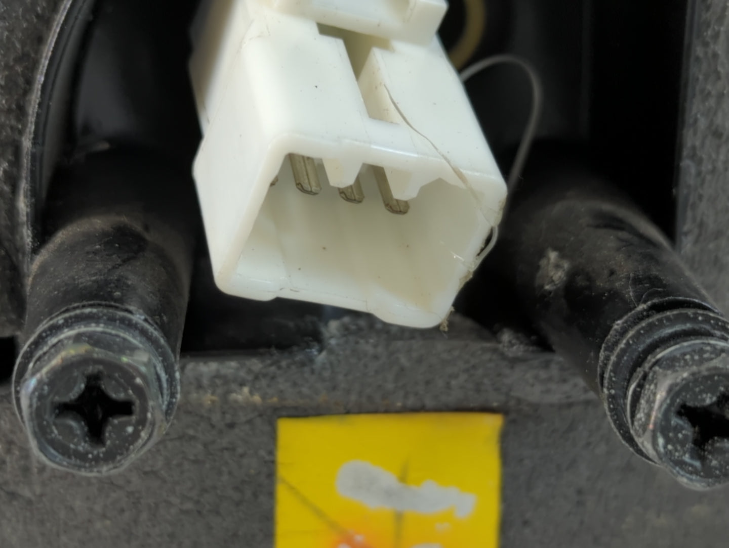 2005-2006 Chevrolet Aveo Passenger Side View Mirror - Right Door Mirror OEM Used - Oemusedautoparts1.com