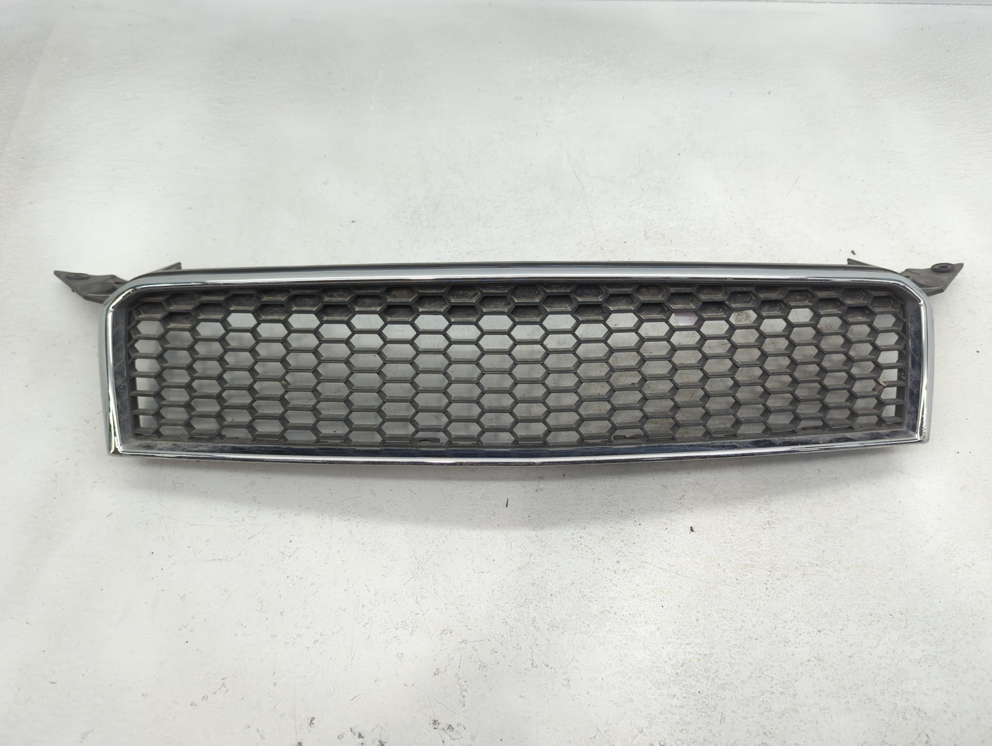 2010 Chevrolet Aveo Front Bumper Grille Cover - Oemusedautoparts1.com