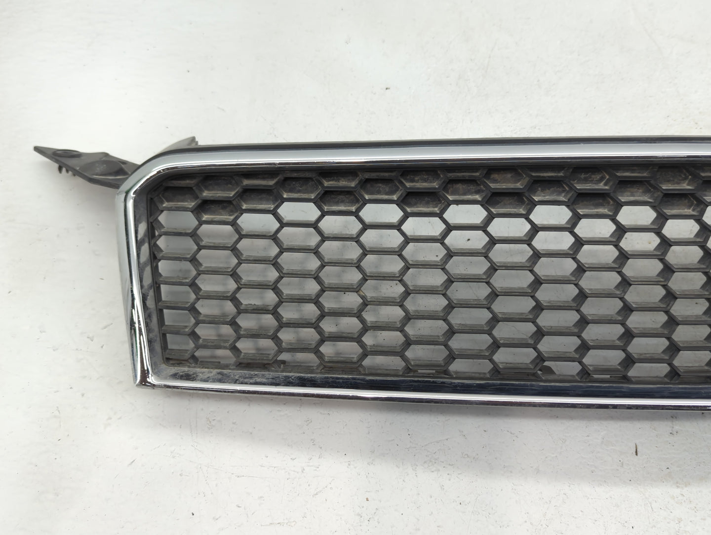 2010 Chevrolet Aveo Front Bumper Grille Cover - Oemusedautoparts1.com
