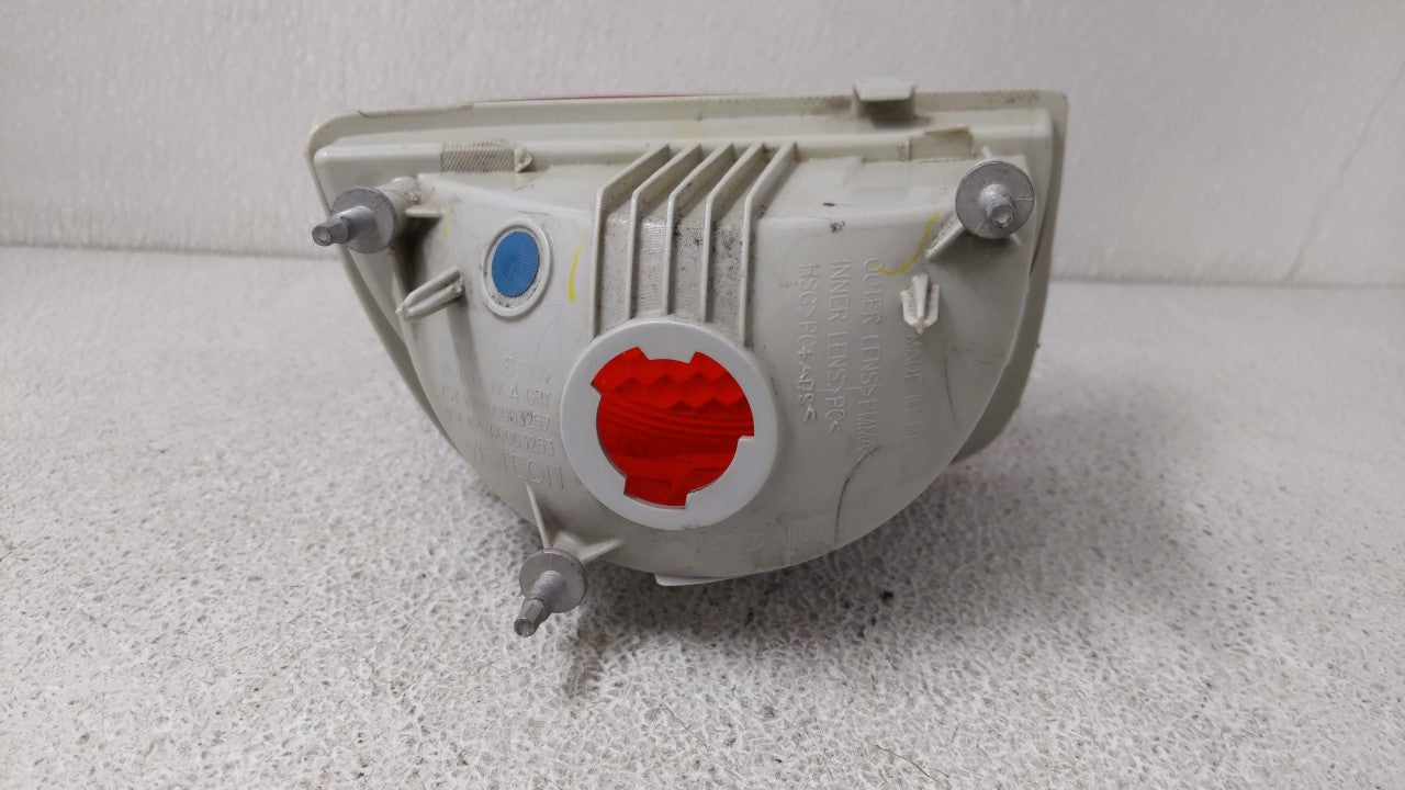 2010-2012 Chevrolet Camaro Tail Light Assembly Passenger Right OEM P/N:92195242 Fits Fits 2010 2011 2012 OEM Used Auto Parts