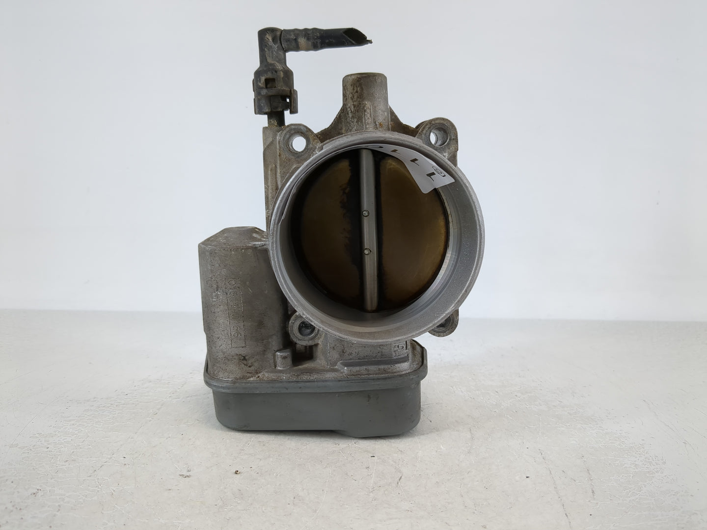 2010-2011 Chevrolet Camaro Throttle Body P/N:01611F0166 Fits Fits 2007 2008 2009 2010 2011 2012 OEM Used Auto Parts - Oemuse
