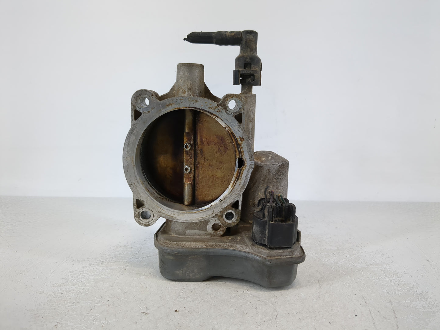 2010-2011 Chevrolet Camaro Throttle Body P/N:01611F0166 Fits Fits 2007 2008 2009 2010 2011 2012 OEM Used Auto Parts - Oemuse