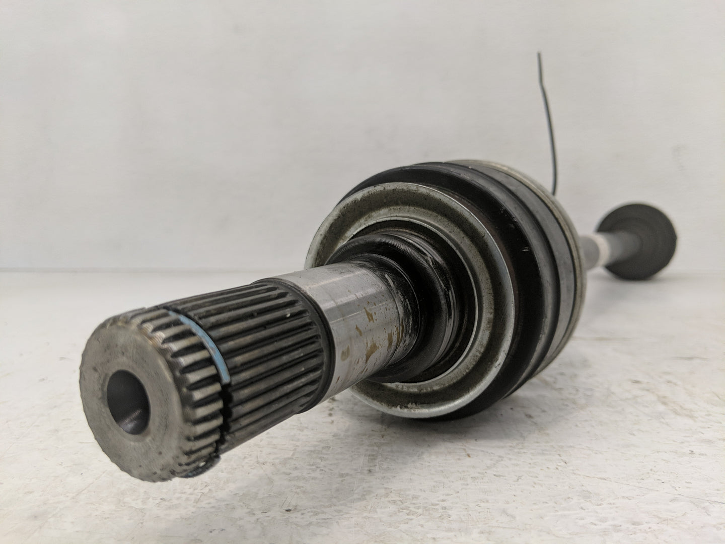 2010-2015 Chevrolet Camaro Axle Shaft Front Driver Cv C/v - Oemusedautoparts1.com