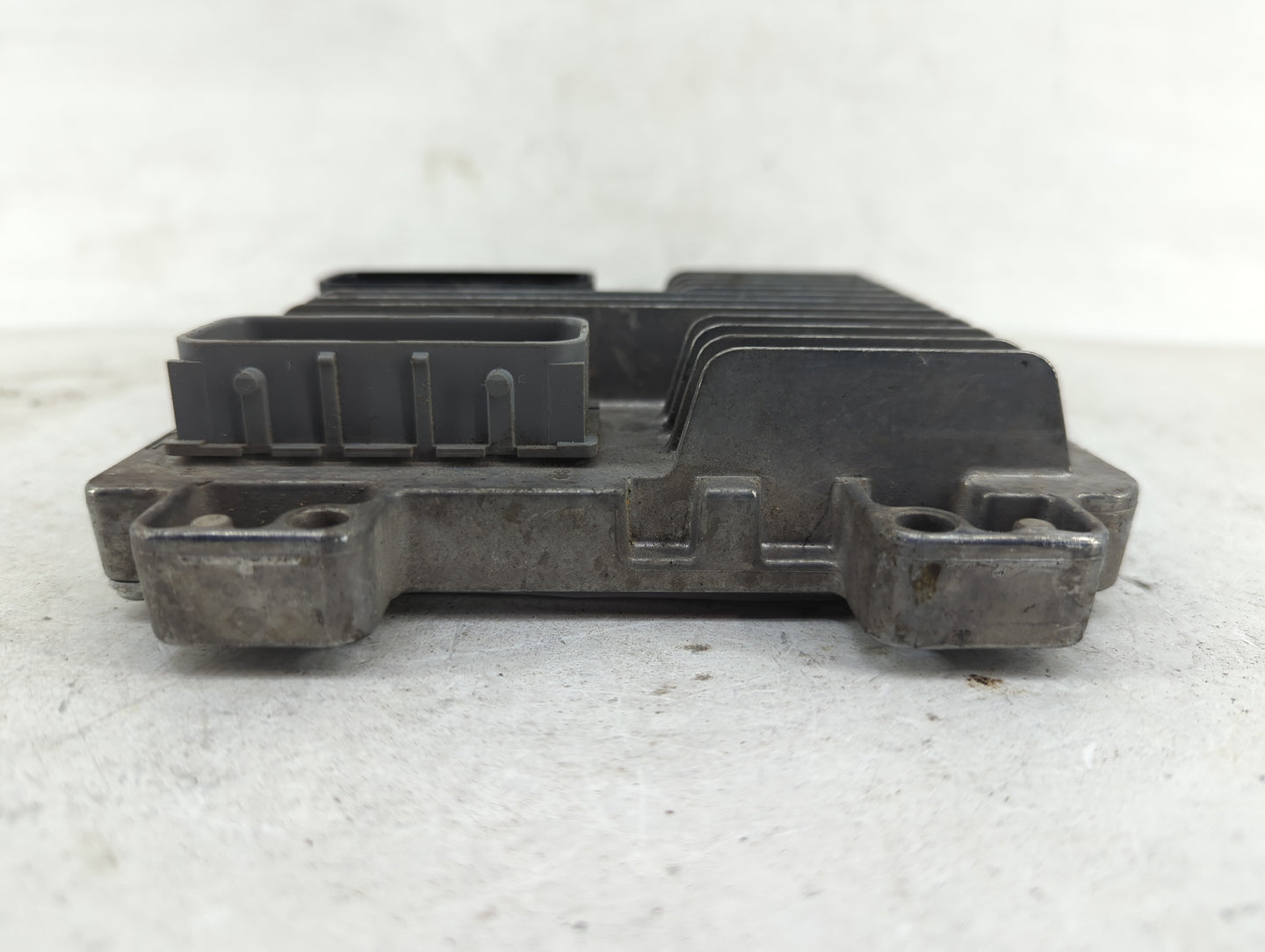 2010-2015 Chevrolet Camaro PCM Engine Control Computer ECU ECM PCU OEM P/N:E38 12633055 Fits OEM Used Auto Parts - Oemusedau