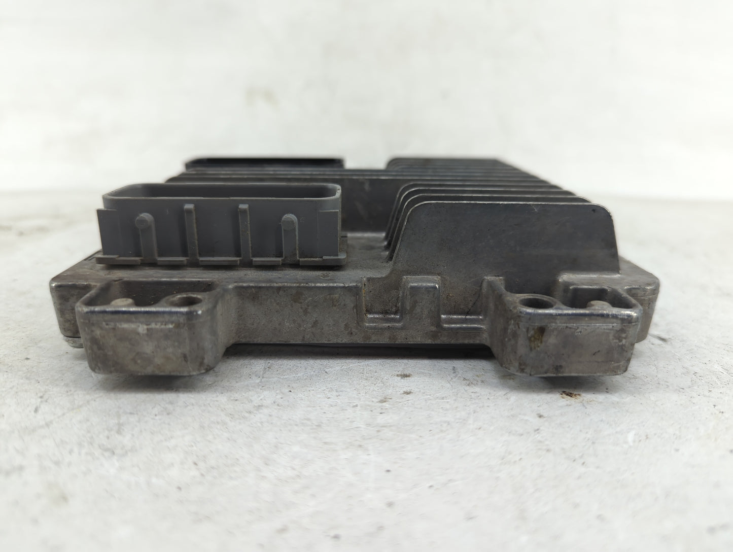 2010-2015 Chevrolet Camaro PCM Engine Control Computer ECU ECM PCU OEM P/N:E38 12633055 Fits OEM Used Auto Parts - Oemusedau