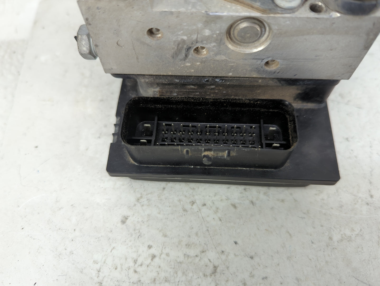 2010-2011 Chevrolet Camaro ABS Pump Control Module Replacement Fits Fits 2010 2011 OEM Used Auto Parts - Oemusedautoparts1.c