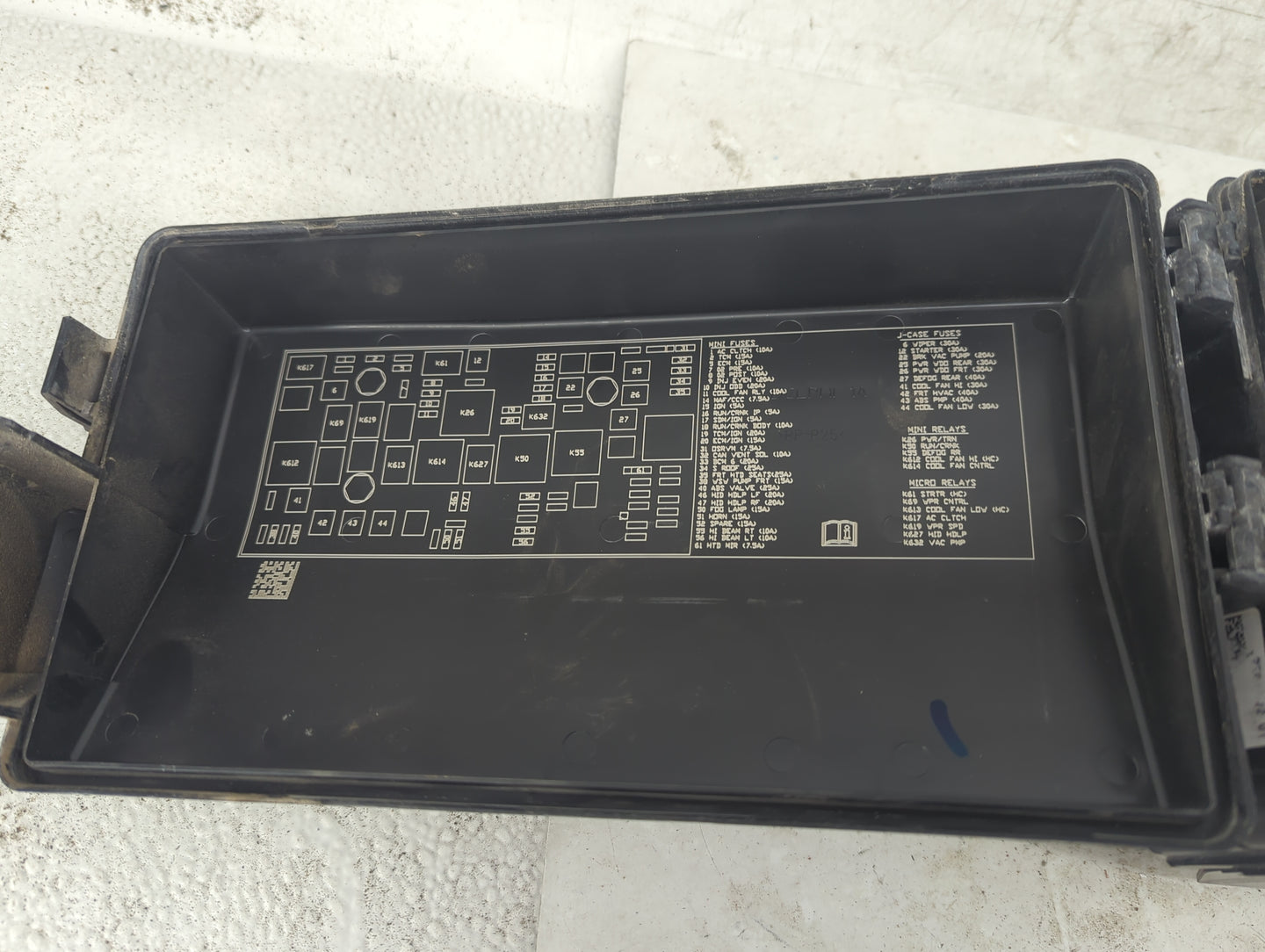 2010-2011 Chevrolet Camaro Fusebox Fuse Box Panel Relay Module P/N:13500114 13500127, 13500128, 13306941 Fits Fits 2010 2011