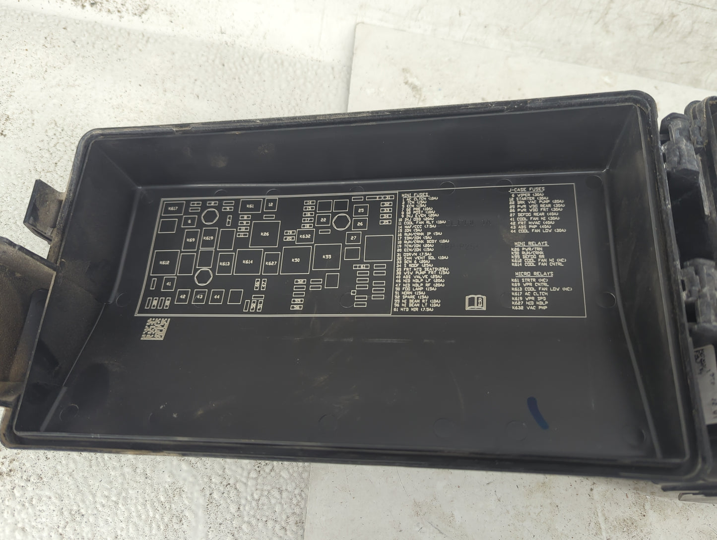 2010-2011 Chevrolet Camaro Fusebox Fuse Box Panel Relay Module P/N:13500114 13500127, 13500128, 13306941 Fits Fits 2010 2011