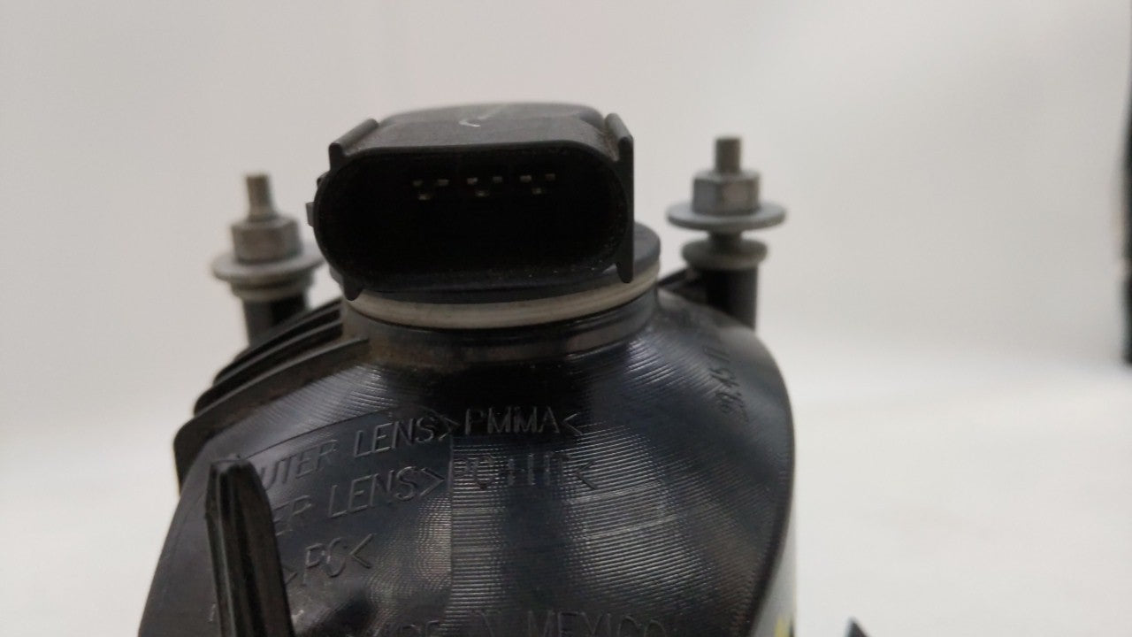 2010-2013 Chevrolet Camaro Tail Light Assembly Passenger Right OEM Fits Fits 2010 2011 2012 2013 OEM Used Auto Parts - Oemus