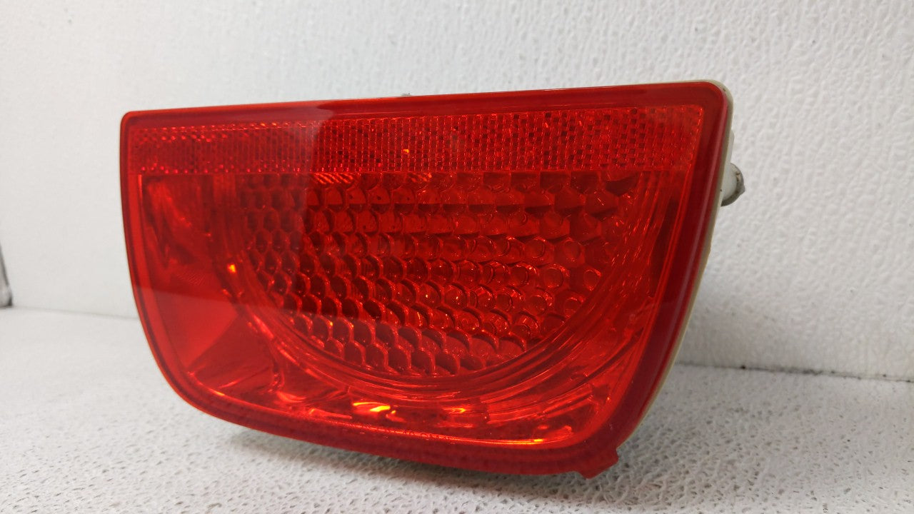 2010-2011 Chevrolet Camaro Tail Light Assembly Passenger Right OEM P/N:92212645 Fits Fits 2010 2011 OEM Used Auto Parts - Oe