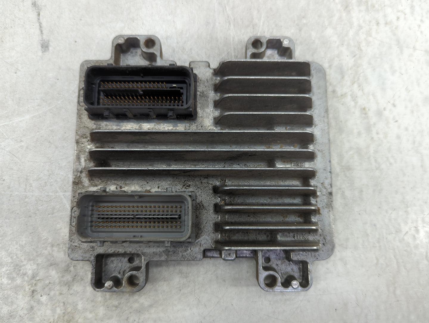 2010-2015 Chevrolet Camaro PCM Engine Control Computer ECU ECM PCU OEM P/N:12633055 AAFZ Fits OEM Used Auto Parts - Oemuseda