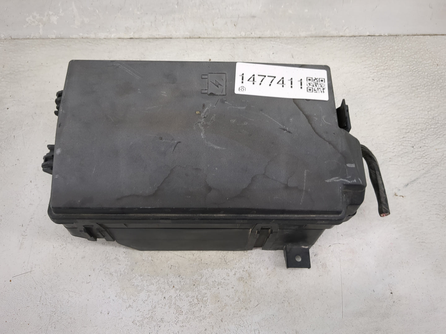 2010 Chevrolet Camaro Fusebox Fuse Box Panel Relay Module P/N:13500114 13500128, 13500127, 13306941, 13306942, 13306943 Fits