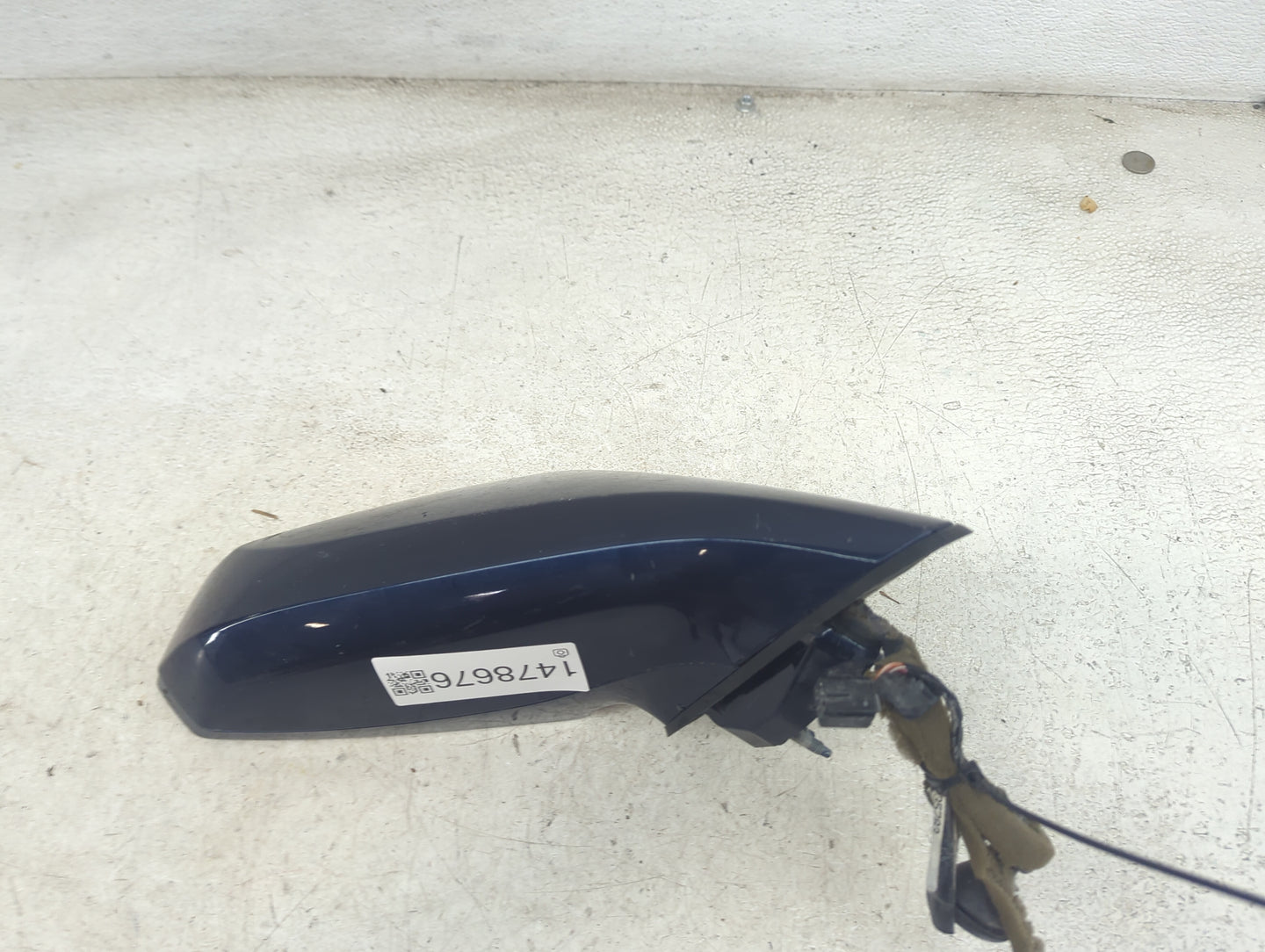 2010-2015 Chevrolet Camaro Passenger Side View Mirror - Right Door Mirror OEM Used - Oemusedautoparts1.com