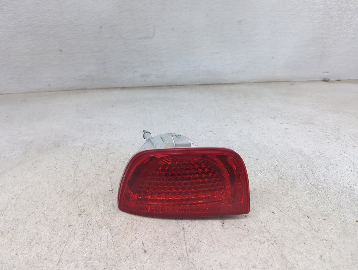 2010-2011 Chevrolet Camaro Tail Light Assembly Passenger Right OEM P/N:24118342 Fits Fits 2010 2011 OEM Used Auto Parts - Oe