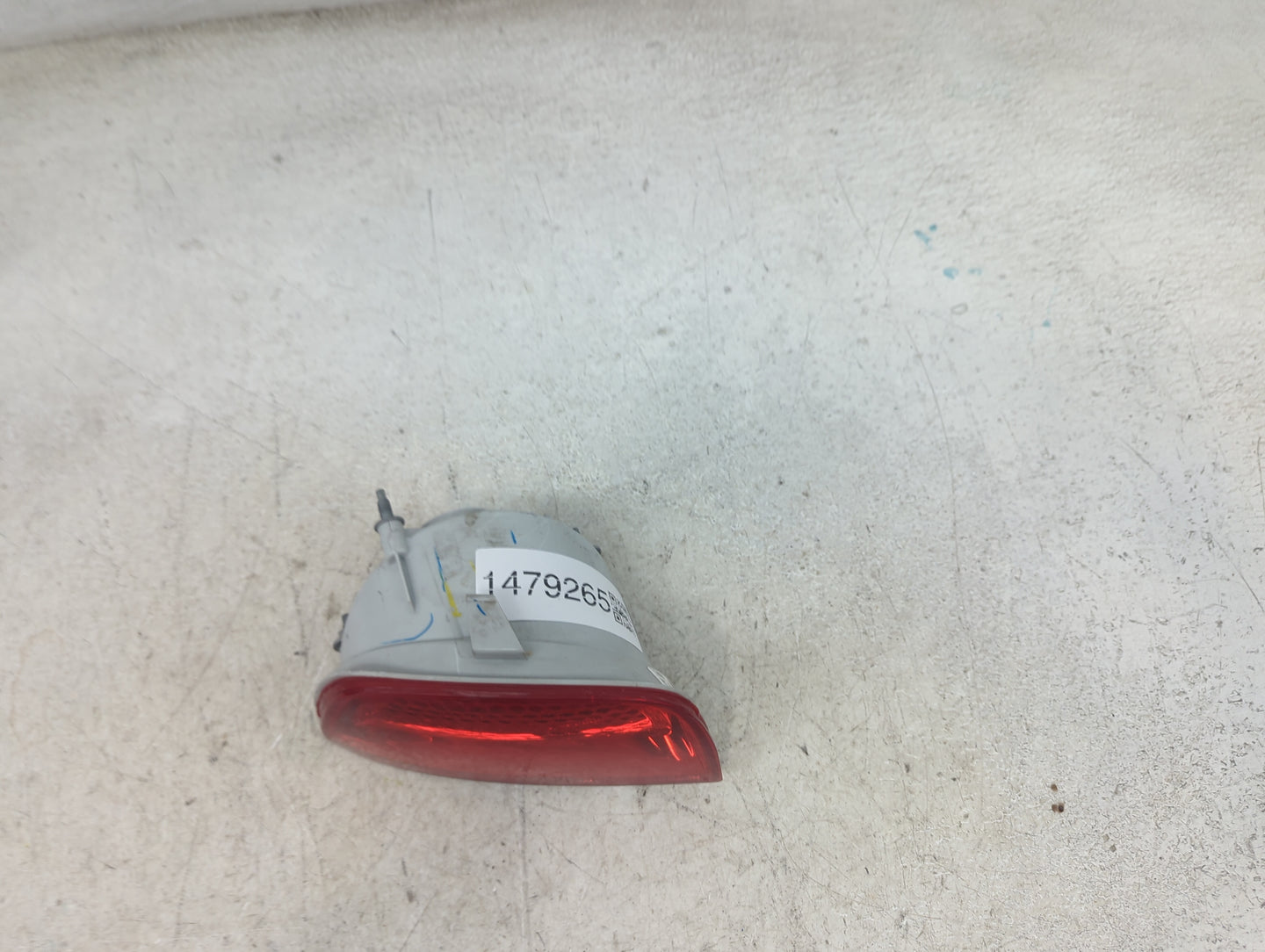2010-2011 Chevrolet Camaro Tail Light Assembly Passenger Right OEM P/N:24118342 Fits Fits 2010 2011 OEM Used Auto Parts - Oe