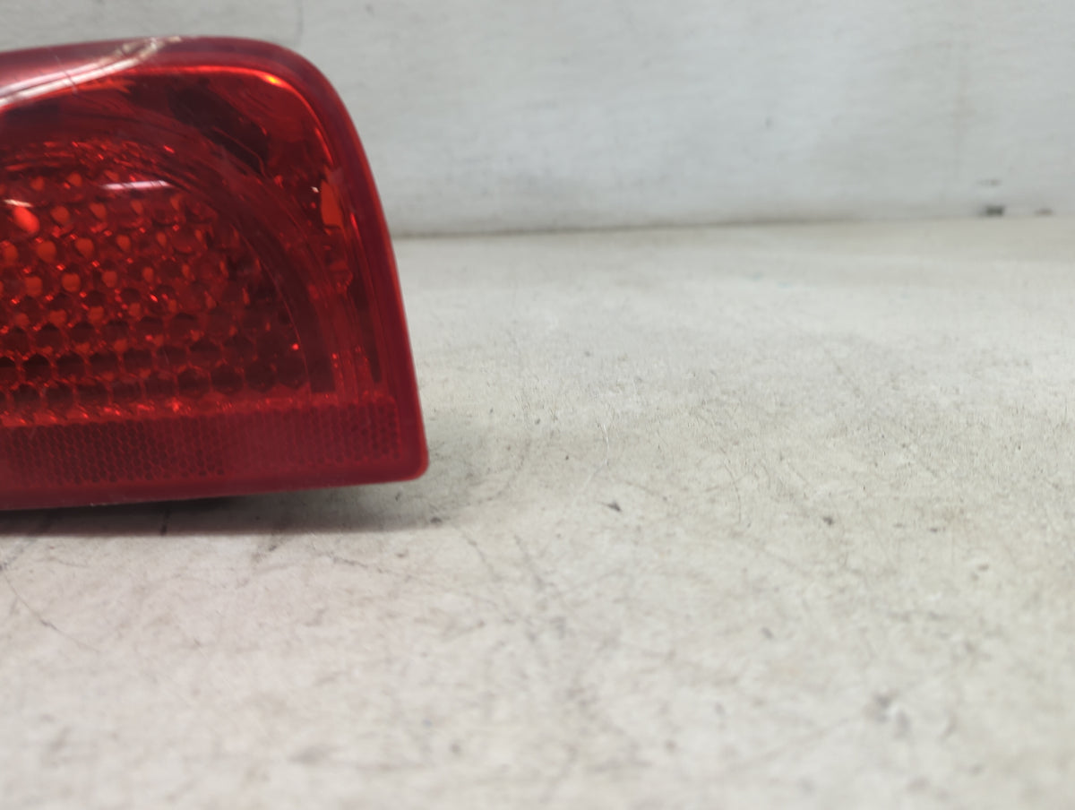 2010-2011 Chevrolet Camaro Tail Light Assembly Passenger Right OEM P/N:24118342 Fits Fits 2010 2011 OEM Used Auto Parts - Oe