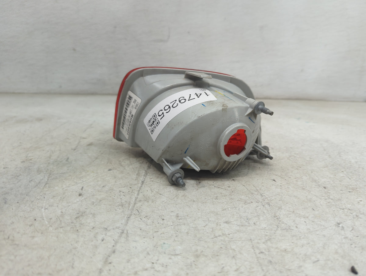 2010-2011 Chevrolet Camaro Tail Light Assembly Passenger Right OEM P/N:24118342 Fits Fits 2010 2011 OEM Used Auto Parts - Oe